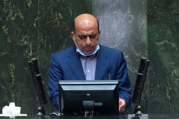 آصفری: هر سه ماه یکبار خودرو را گران می‌کنند و کسی پاسخگو نیست