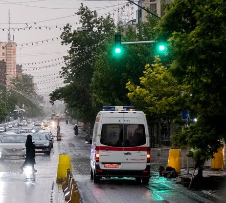 وزش باد شدید، رگبار و رعدوبرق در تهران/ کاهش محسوس دما و یخبندان شبانه وزش باد شدید، رگبار و رعدوبرق در تهران/ کاهش محسوس دما و یخبندان شبانه