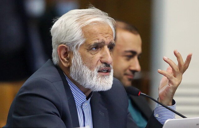 انتقاد از «فریز» شدن زمینهای اطراف دانشگاه تهران و جماران انتقاد از «فریز» شدن زمینهای اطراف دانشگاه تهران و جماران
