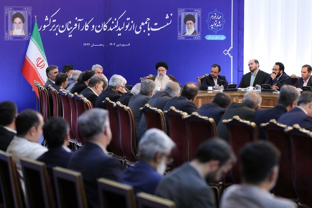 هیچ تصمیم اقتصادی بدون نظر فعالین بخش خصوصی گرفته نشود هیچ تصمیم اقتصادی بدون نظر فعالین بخش خصوصی گرفته نشود