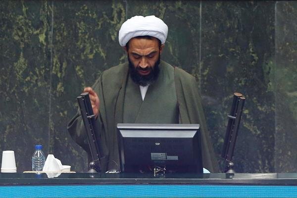 نقدعلی: نتایج بررسی کمیسیون اصل ۹۰ درباره ادعای واگذاری خودرو به نمایندگان اعلام شود نقدعلی: نتایج بررسی کمیسیون اصل ۹۰ درباره ادعای واگذاری خودرو به نمایندگان اعلام شود
