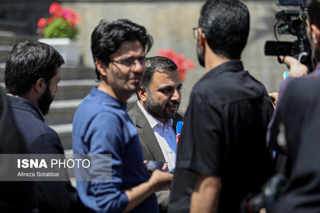 زارعپور: پیامرسانهای داخلی توانایی میزبانی از مردم را دارند زارعپور: پیامرسانهای داخلی توانایی میزبانی از مردم را دارند