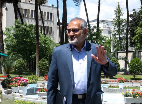 حسینی: الزامی ندارد چهار وزیر همزمان معرفی شوند حسینی: الزامی ندارد چهار وزیر همزمان معرفی شوند