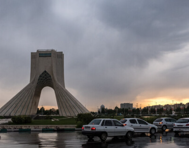 بارش باران در نیمه غربی تهران در آخرین روز اردیبهشت/کاهش محسوس دما در روز یکشنبه