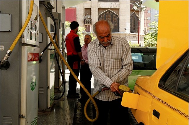 بنزین در آستانه ناترازی قرار گرفت بنزین در آستانه ناترازی قرار گرفت