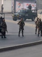 حمله انتحاری در پیشاور پاکستان ده‌ها زخمی برجای گذاشت