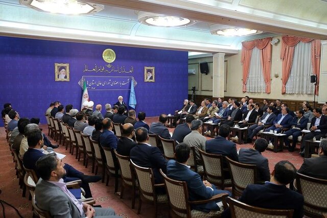 به مسائل نگاه بخشی ندارم، منافع کشور و مردم را در نظر میگیرم به مسائل نگاه بخشی ندارم، منافع کشور و مردم را در نظر میگیرم