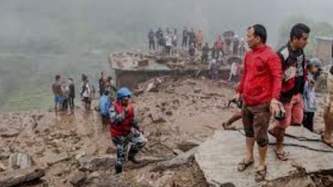 ۸ کشته بر اثر سیل و رانش زمین در ویتنام