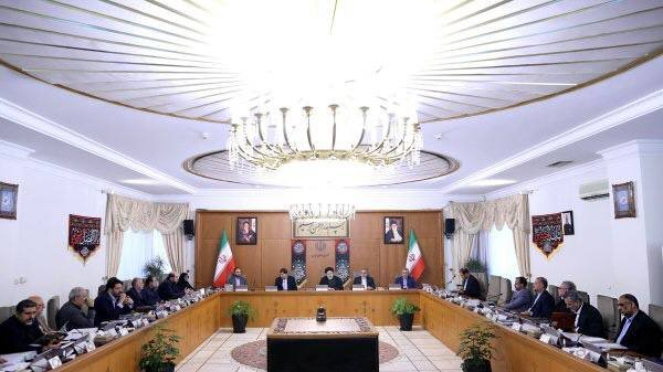 نسبت به تبیین اقدامات و فعالیتهای دولت اهتمام بیشتری داشته باشید نسبت به تبیین اقدامات و فعالیتهای دولت اهتمام بیشتری داشته باشید