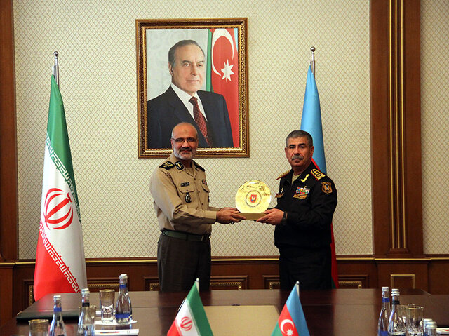 دیدار هیات نیروهای مسلح ایران با وزیر دفاع جمهوری آذربایجان