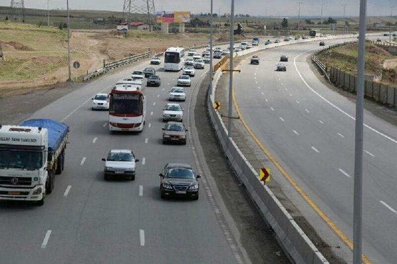تردد روان در محورهای شمالی/ ترافیک سنگین در آزادراه قزوین- کرج- تهران تردد روان در محورهای شمالی/ ترافیک سنگین در آزادراه قزوین- کرج- تهران