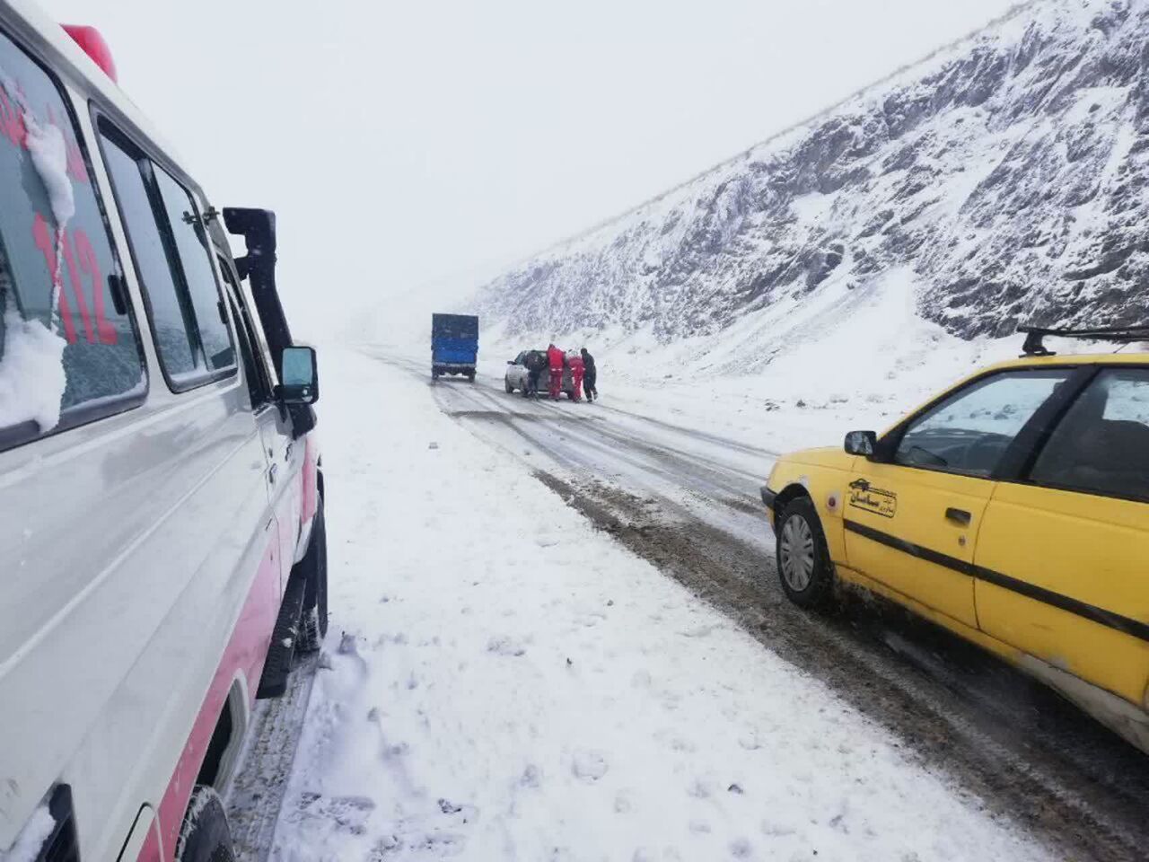 چهار جاده آذربایجان‌غربی درگیر بارش برف است