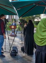 جمع شدن صف وام ازدواج و خاطره یک وزیر از سفرهای استانی در حیاط دولت