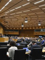 اتحادیه اروپا: به راه‌حل دیپلماتیک درباره پرونده اتمی ایران و ازسرگیری برجام متعهد هستیم