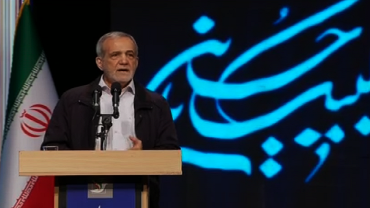 بار سنگینی بر دوش خودم احساس میکنم/ باید دولت وفاق ملی تشکیل دهیم بار سنگینی بر دوش خودم احساس میکنم/ باید دولت وفاق ملی تشکیل دهیم