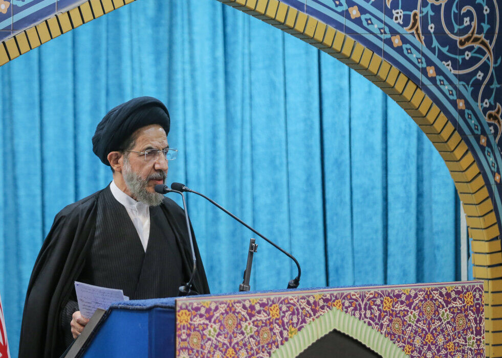 حجتالاسلام ابوترابیفرد: رژیم صهیونیستی در معرض فروپاشی قرار گرفته است حجتالاسلام ابوترابیفرد: رژیم صهیونیستی در معرض فروپاشی قرار گرفته است