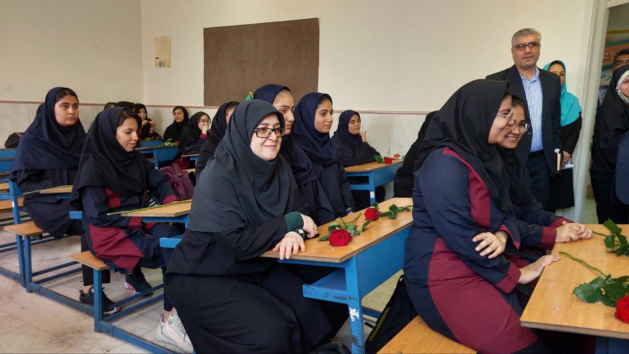 سخنگوی دولت: بخشی از معوقات معلمان واریز شد/ حمل و نقل رایگان دانشآموزان تا یک هفته سخنگوی دولت: بخشی از معوقات معلمان واریز شد/ حمل و نقل رایگان دانشآموزان تا یک هفته