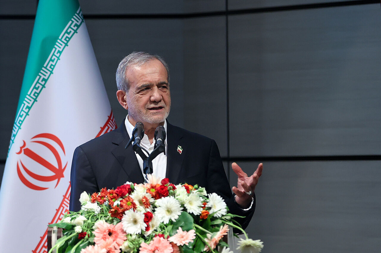 پزشکیان:دانشگاه باید مشکلات جامعه را حل کند/ می توانیم بهترین باشیم پزشکیان:دانشگاه باید مشکلات جامعه را حل کند/ می توانیم بهترین باشیم