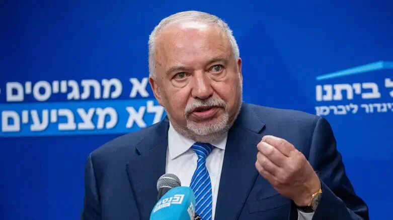 وزیر جنگ سابق رژیم صهیونیستی: توافق آمریکا با یمنیها، «سقوط غیرقابل وصف» برای اسرائیل است وزیر جنگ سابق رژیم صهیونیستی: توافق آمریکا با یمنیها، «سقوط غیرقابل وصف» برای اسرائیل است