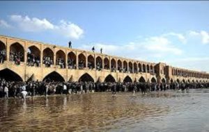 جاری شدن زاینده‌رود برای سومین بار طی یک ماه گذشته