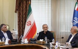 بازدید سرزده رئیسجمهور از وزارت نفت بازدید سرزده رئیسجمهور از وزارت نفت