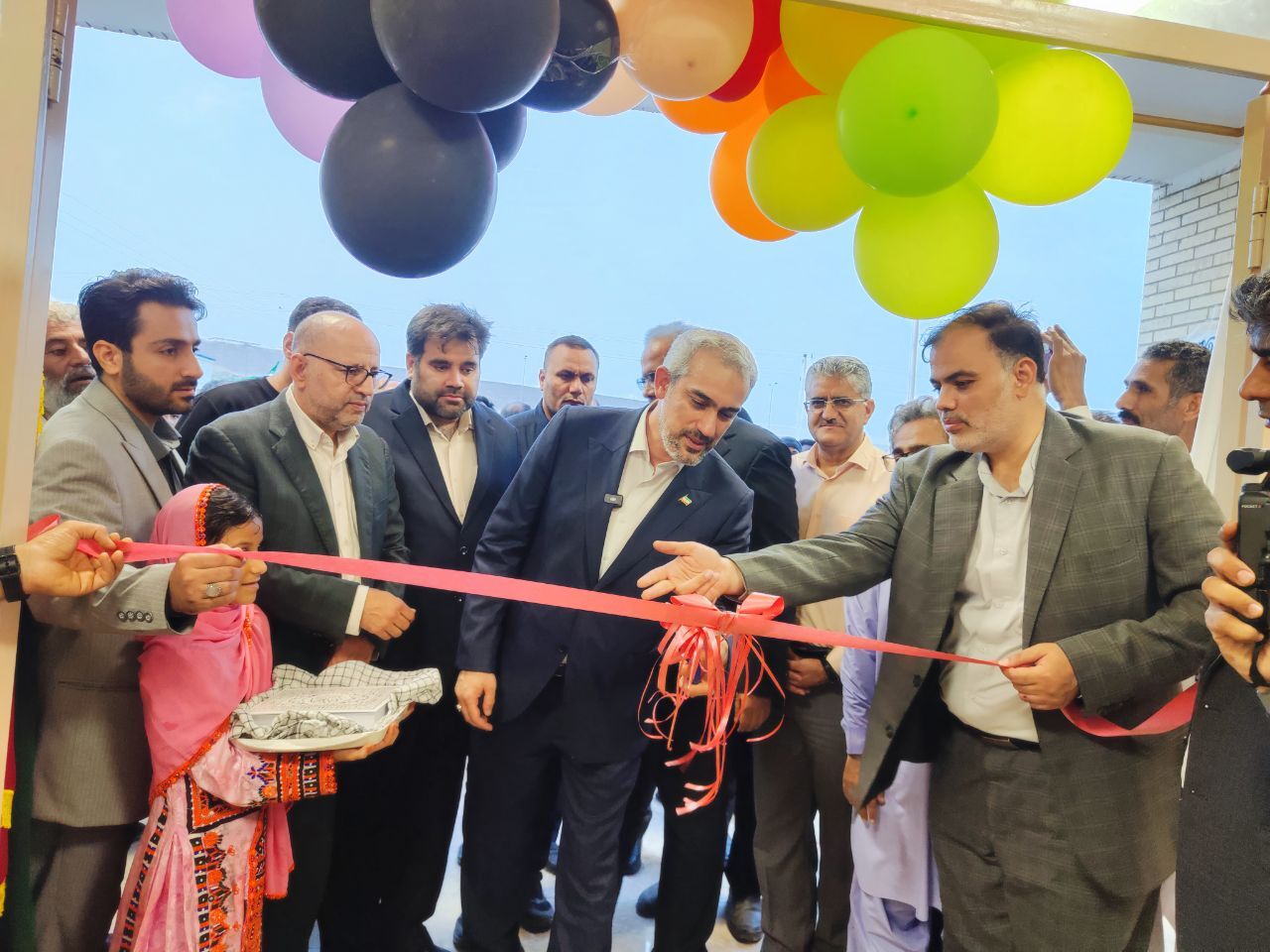 وزیر اقتصاد ۲۴۴ کلاس درس در جنوب سیستان و بلوچستان را افتتاح کرد وزیر اقتصاد ۲۴۴ کلاس درس در جنوب سیستان و بلوچستان را افتتاح کرد