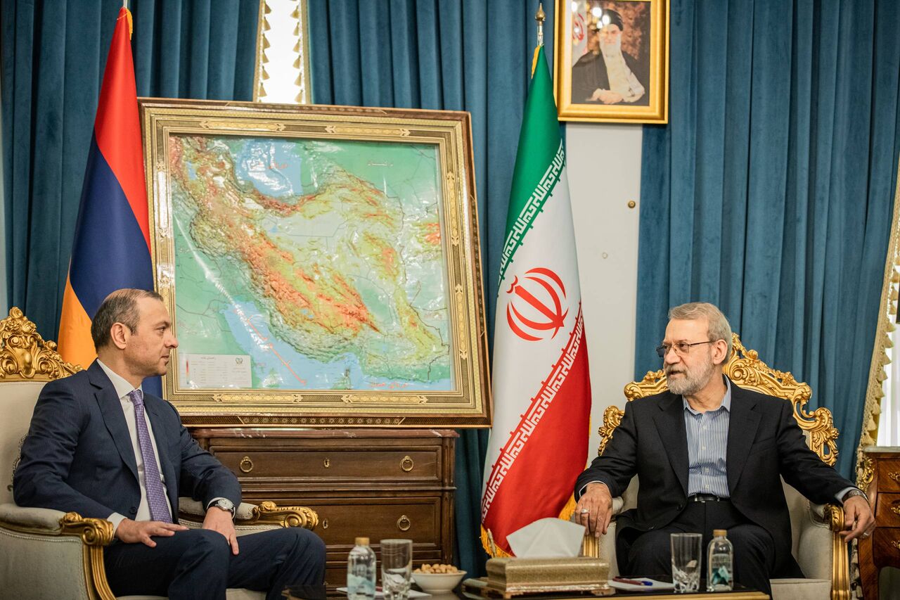 لاریجانی: ایران با هرگونه تغییر ژئوپولیتیک منطقه و آسیب به روابط تهران-ایروان مخالف است لاریجانی: ایران با هرگونه تغییر ژئوپولیتیک منطقه و آسیب به روابط تهران-ایروان مخالف است