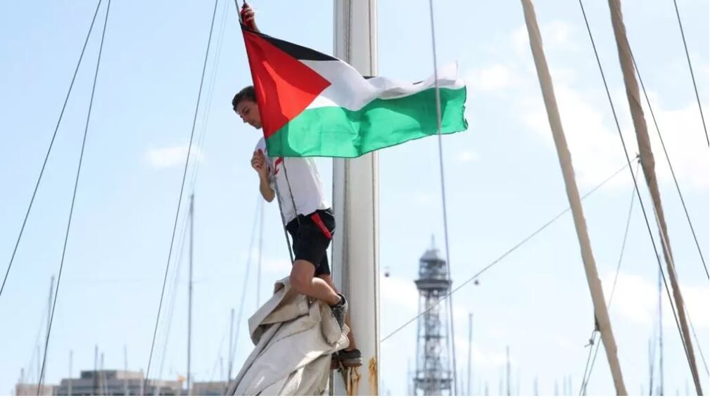 ناوگان «الصمود» از اسپانیا عازم غزه شد ناوگان «الصمود» از اسپانیا عازم غزه شد
