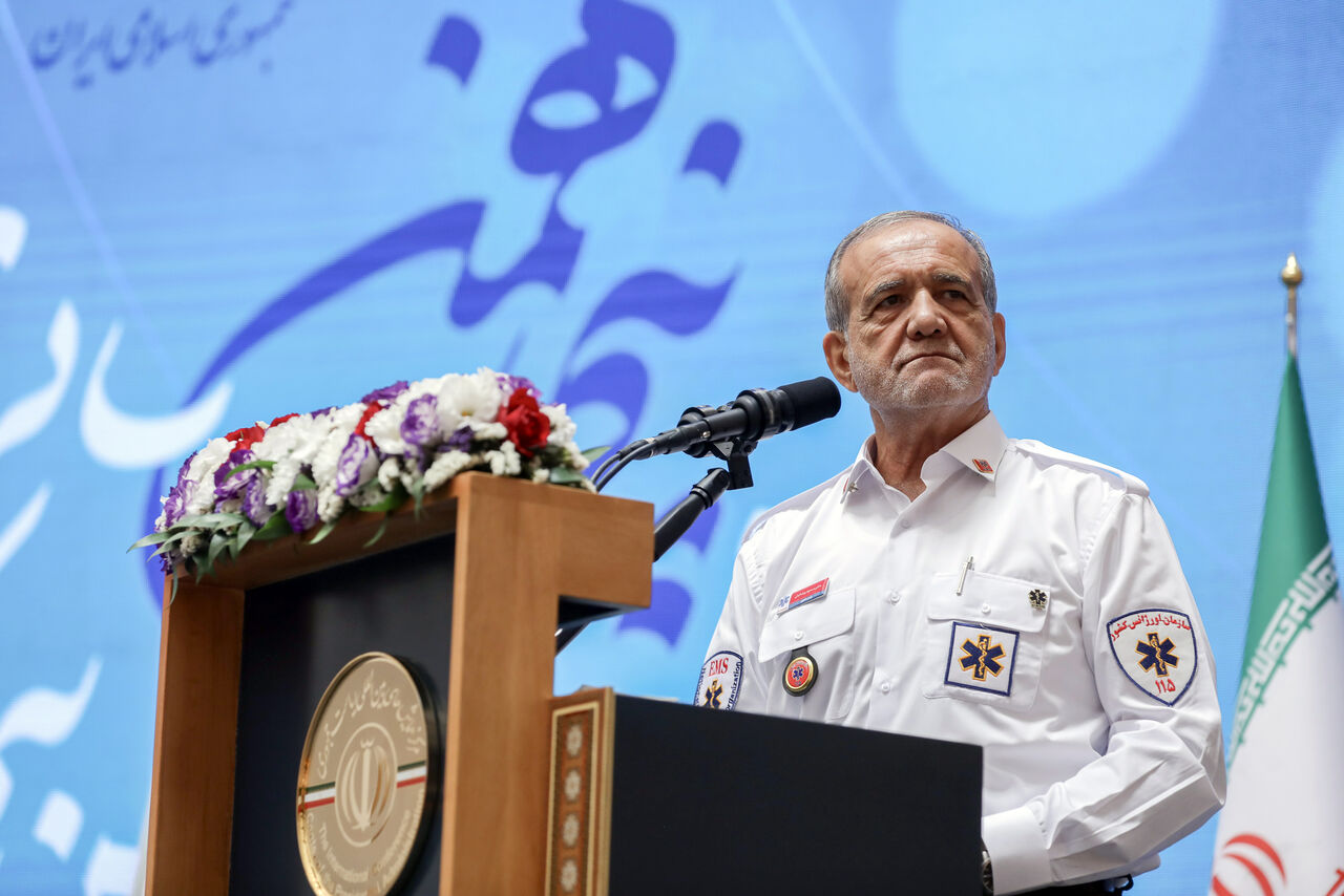 پزشکیان: دولت مصمم است اقداماتی تحولآفرین در نظام سلامت انجام دهد پزشکیان: دولت مصمم است اقداماتی تحولآفرین در نظام سلامت انجام دهد