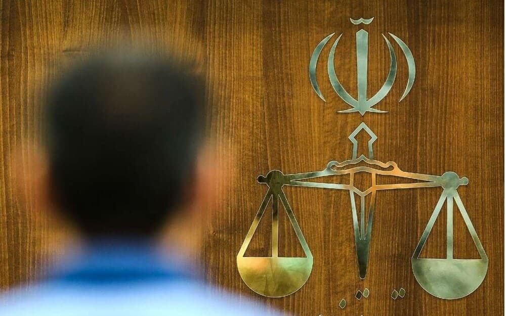 یک نماینده سابق و یک نماینده فعلی مجلس به حبس و منع فعالیتهای رسانهای محکوم شدند یک نماینده سابق و یک نماینده فعلی مجلس به حبس و منع فعالیتهای رسانهای محکوم شدند