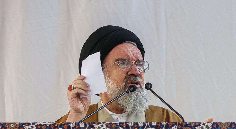 آیتالله خاتمی: ادعای دوستی ترامپ با ملت ایران دروغی آشکار است آیتالله خاتمی: ادعای دوستی ترامپ با ملت ایران دروغی آشکار است