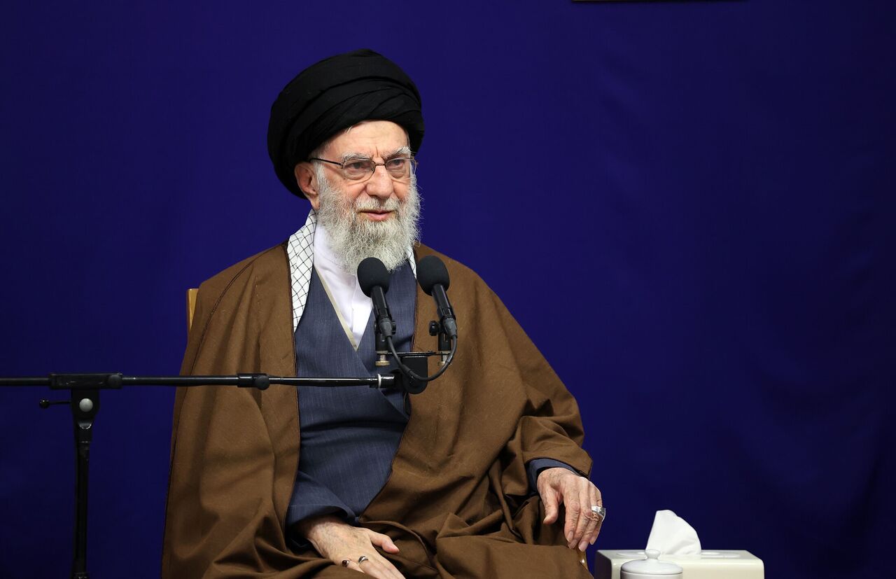 رهبر معظم انقلاب: نوآوری علمی و اندیشه سیاسی دو ویژگی برجسته علامه نائینی بود رهبر معظم انقلاب: نوآوری علمی و اندیشه سیاسی دو ویژگی برجسته علامه نائینی بود