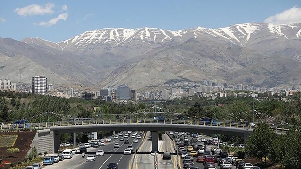 کیفیت هوای تهران در وضعیت زرد و قابل قبول قرار دارد کیفیت هوای تهران در وضعیت زرد و قابل قبول قرار دارد
