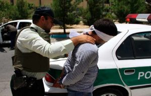 تله گذاری موفق کارآگاهان پلیس برای سارقان موبایل + فیلم تله گذاری موفق کارآگاهان پلیس برای سارقان موبایل + فیلم