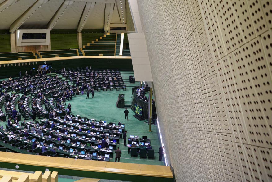 ۱۶ وزیر برای ارائه گزارش و پاسخ به نمایندگان به کمیسیونهای مجلس میروند ۱۶ وزیر برای ارائه گزارش و پاسخ به نمایندگان به کمیسیونهای مجلس میروند
