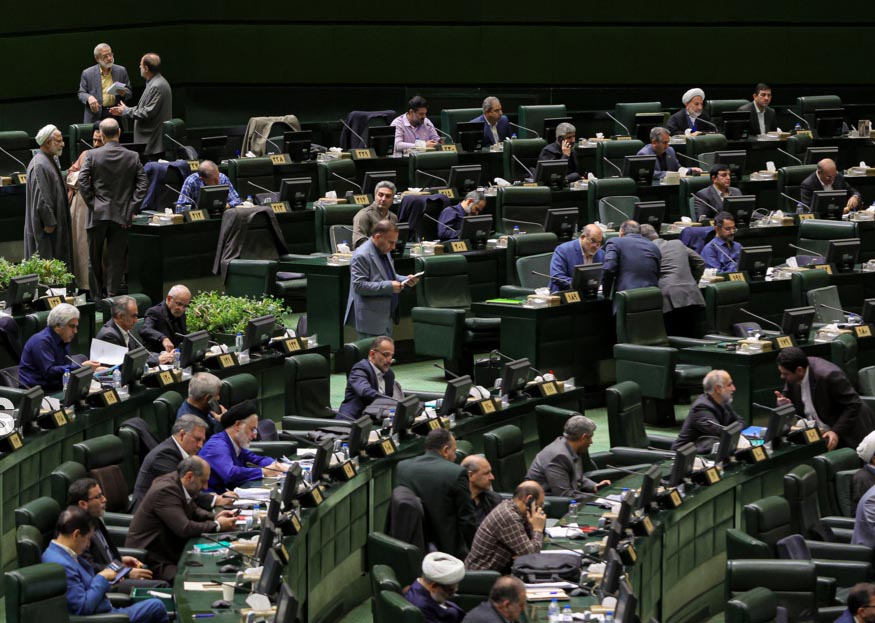 مجلس از توضیحات و پاسخ وزیر بهداشت قانع شد مجلس از توضیحات و پاسخ وزیر بهداشت قانع شد