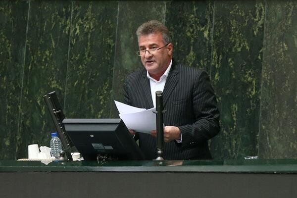 نماینده آمل: سه قوه برای جلوگیری از افزایش تورم تدبیر کنند