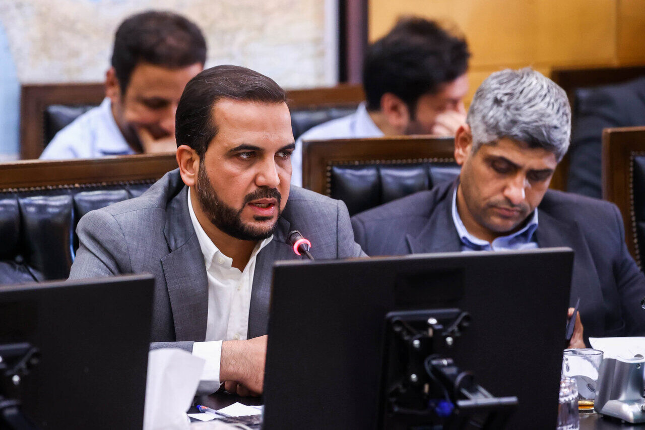 سخنگوی کمیسیون تلفیق: افزایش ۲۰ درصدی حقوق قدرت خرید مردم را کاهش می دهد