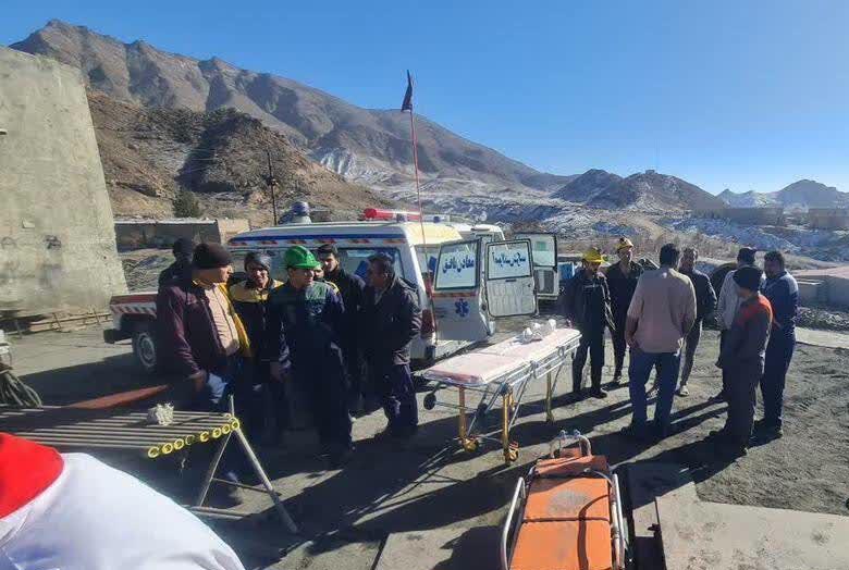 ریزش معدن کوشک بافق ۶ مصدوم داشت/ کارگری محبوس نشده است ریزش معدن کوشک بافق ۶ مصدوم داشت/ کارگری محبوس نشده است