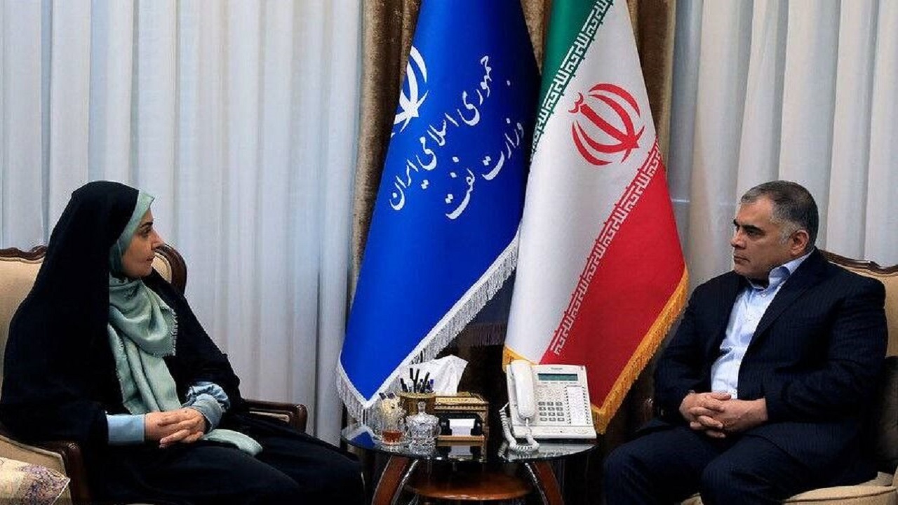 تبادلنظر وزرای نفت و راه و شهرسازی در حوزه انرژی تبادلنظر وزرای نفت و راه و شهرسازی در حوزه انرژی