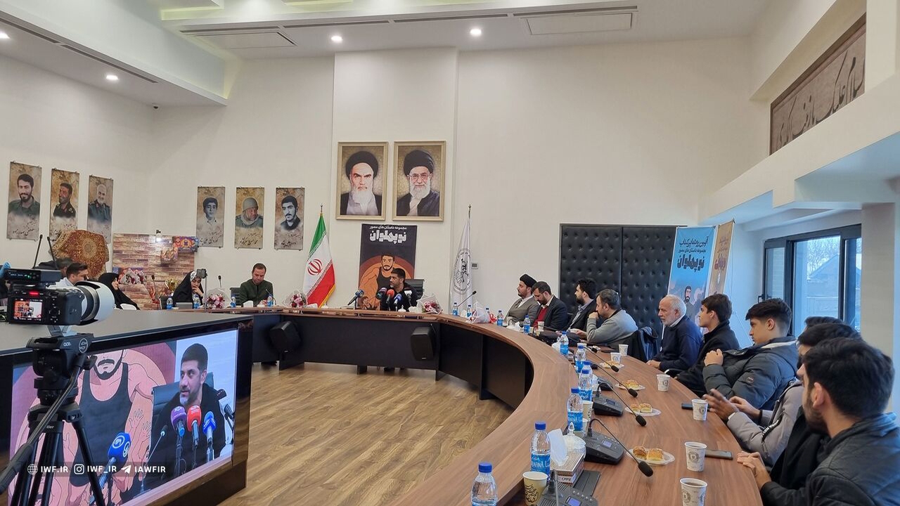 دبیر: یک مدیر باید محکم بایستد و برای خدا کار کند دبیر: یک مدیر باید محکم بایستد و برای خدا کار کند