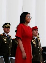 ارتش و پلیس ونزوئلا به رئیس جمهور موقت این کشور سوگند وفاداری یاد کردند