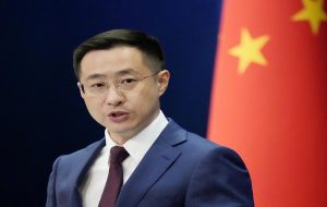 تقابل پکن و واشنگتن بر سر مادورو