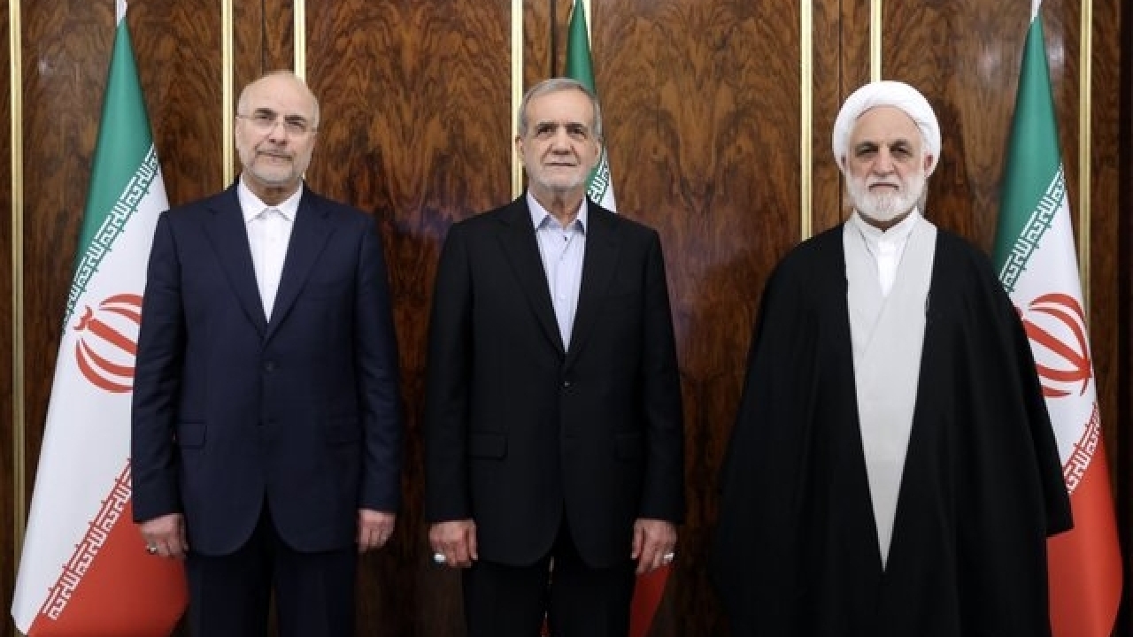 سران قوا: خود را متعهد میدانیم شبانهروز در جهت حل مشکلات کوشا باشیم سران قوا: خود را متعهد میدانیم شبانهروز در جهت حل مشکلات کوشا باشیم