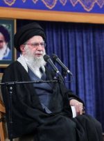 رهبر انقلاب:درمقابل جنگ نرم دشمن بی‌تفاوت نباشیم/باهمراهی مردم دشمن را به زانو در می‌آوریم