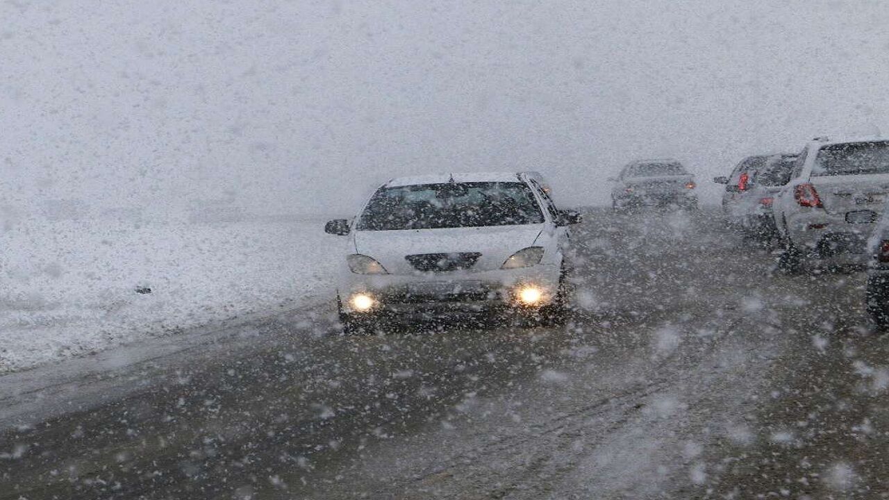 بارش برف و باران در ۲۶ استان/ انسداد ۷ محور مواصلاتی