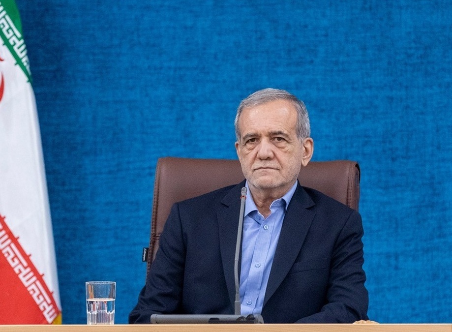 رئیسجمهور: اعتراض نشانه زندهبودن جامعه است؛ وزرا به دانشگاهها بروند و فضای گفتوگو را تقویت کنند رئیسجمهور: اعتراض نشانه زندهبودن جامعه است؛ وزرا به دانشگاهها بروند و فضای گفتوگو را تقویت کنند