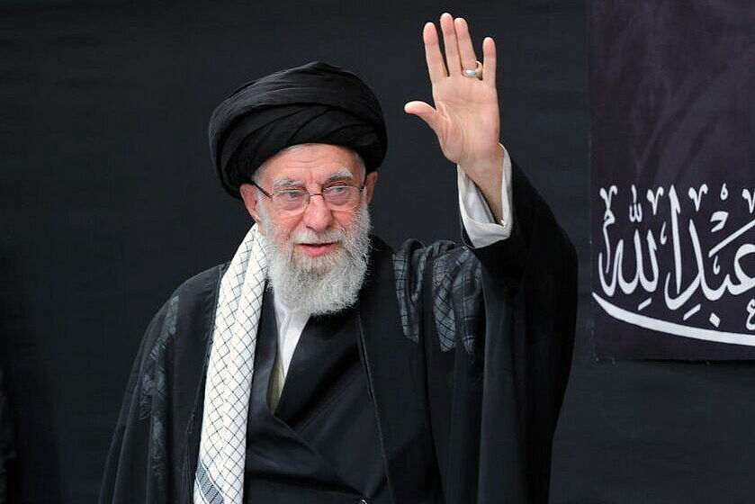 رهبر معظم انقلاب به شهادت رسیدند