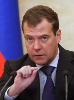 مدودف خطاب به اروپا: از جنگ آمریکا علیه ایران درس بگیرید