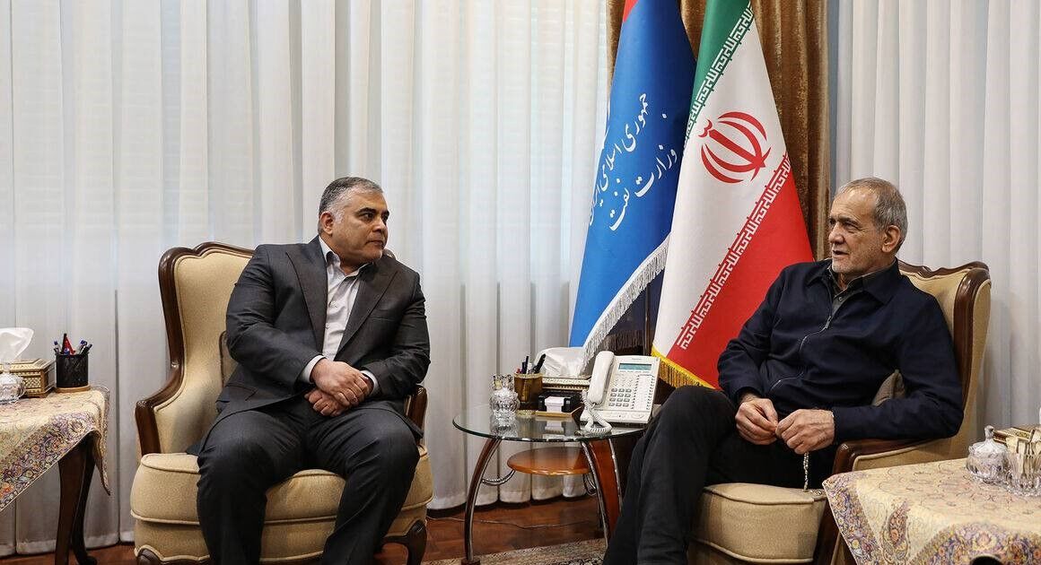 بازدید میدانی رئیس‌جمهور از وزارت نفت